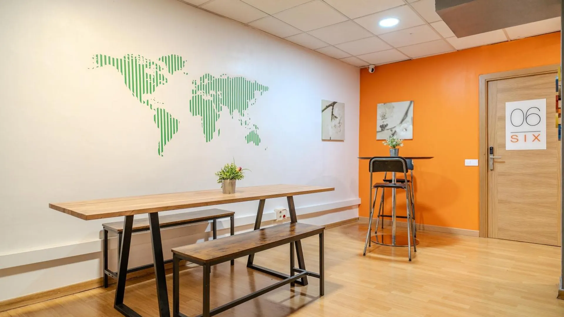 Holidaysbcn Rooms Barcelona 0*,  Spain