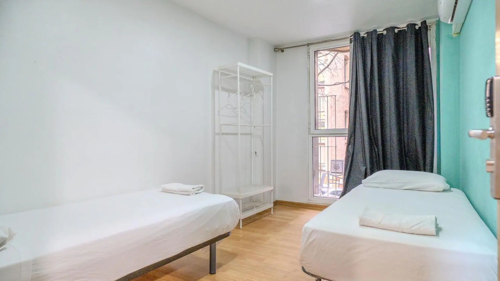 Holidaysbcn Rooms Barcelona 0*,