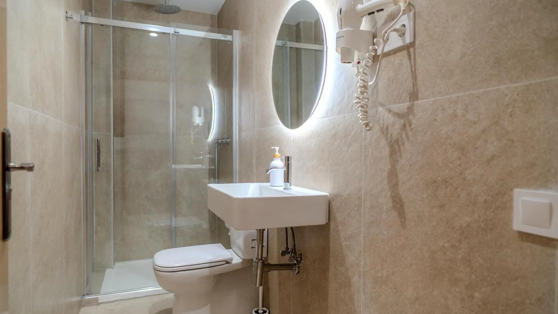 Holidaysbcn Rooms Barcelona