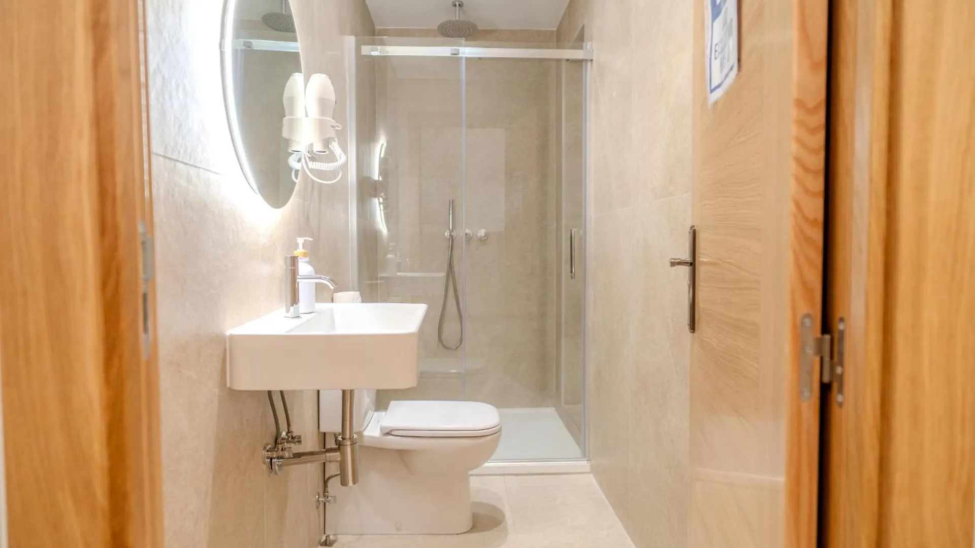 Holidaysbcn Rooms Barcelona Spain