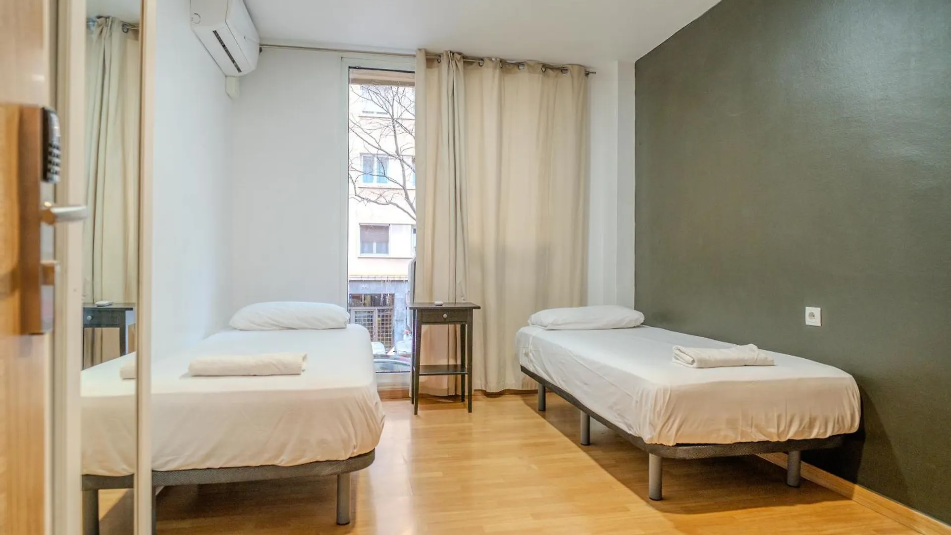 Хостел Holidaysbcn Rooms Барселона