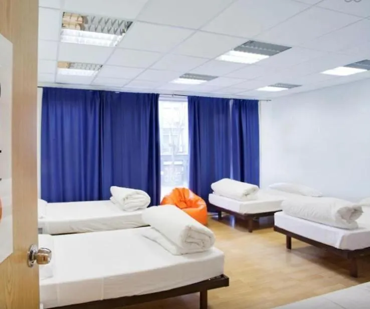 Hostal Holidaysbcn Rooms Barcelona