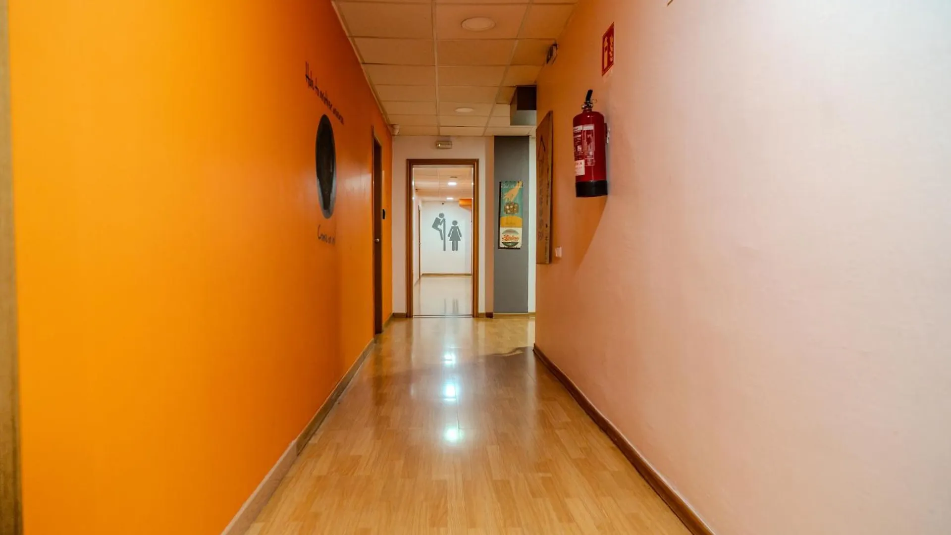 Holidaysbcn Rooms Barcelona Hostal