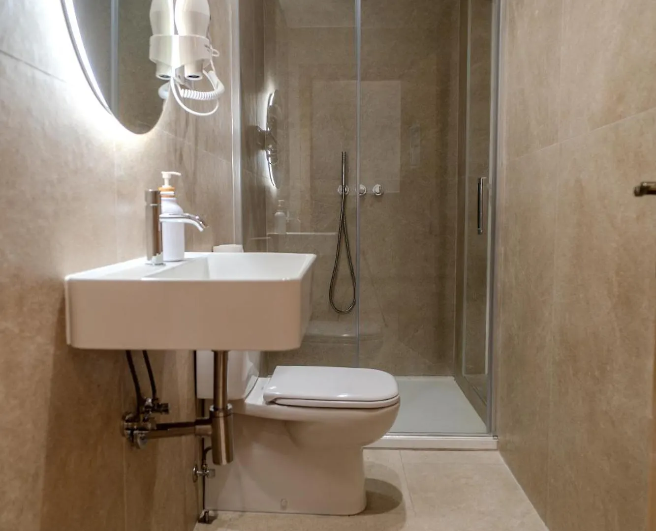 Hostal Holidaysbcn Rooms Barcelona España