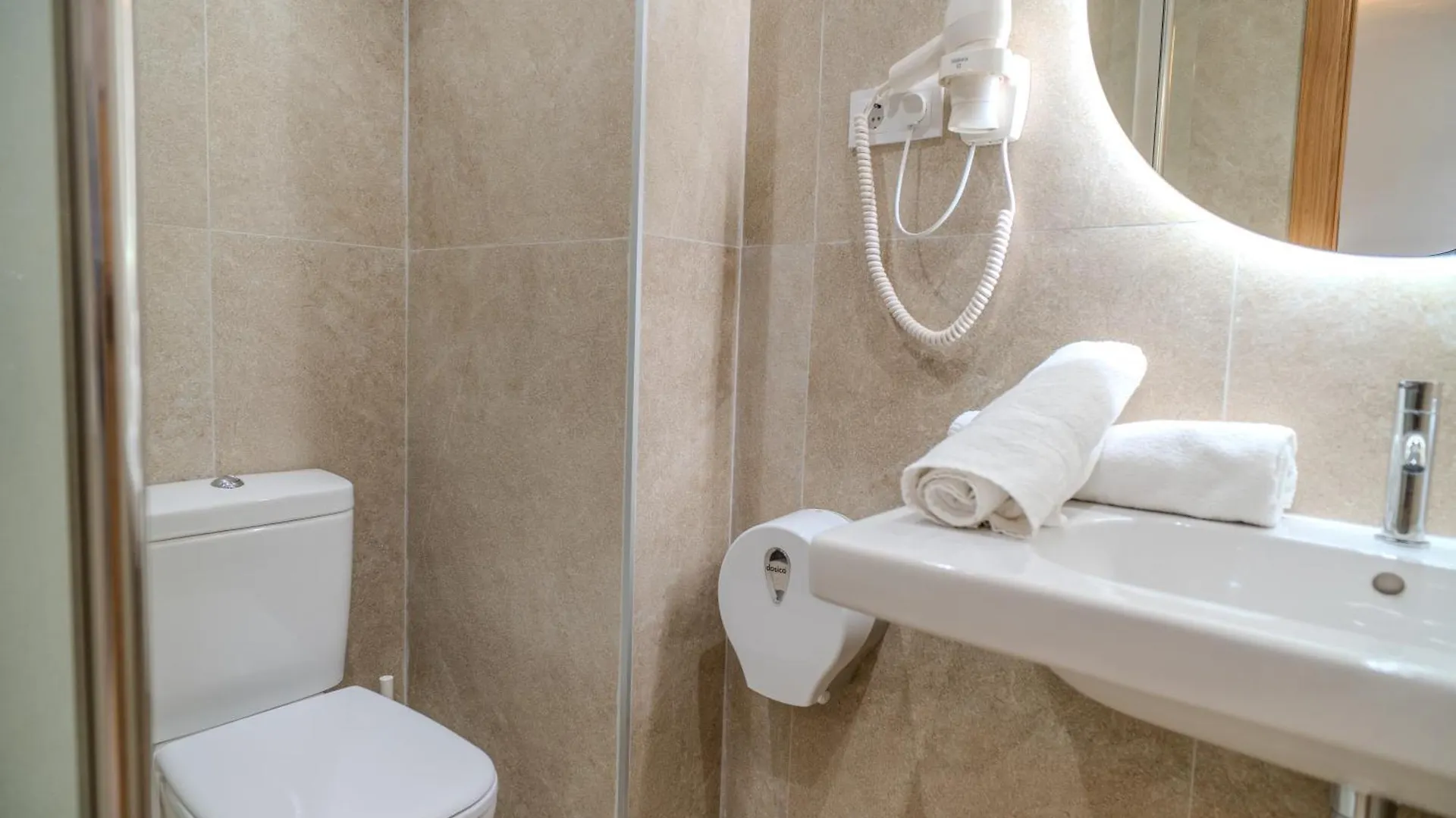 Holidaysbcn Rooms Barcelona Hostal